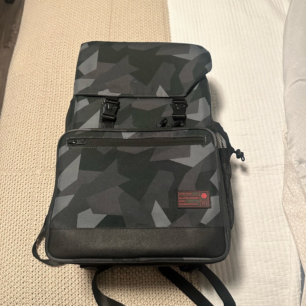Hex dslr backpack